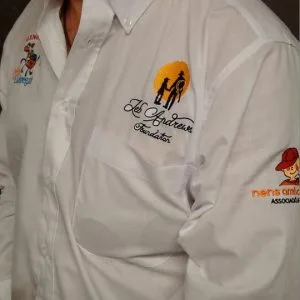 foto camisa fundacion jebandrews